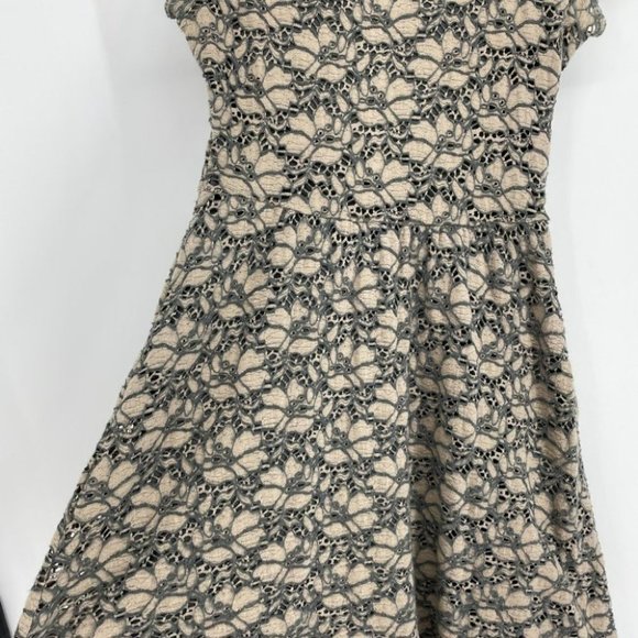 Deletta Anthro grey tan  floral eyelet Brushed Terra skater dress cap sleeve - Picture 7 of 16